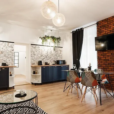 Comfee Apartment - Ultracentral Braşov Exterior foto